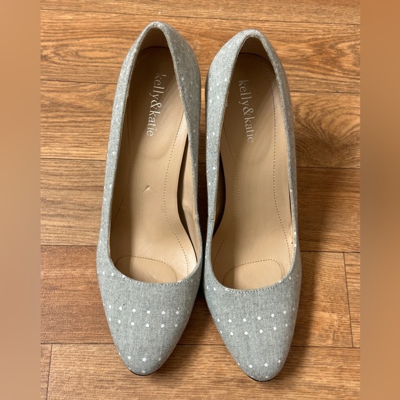 Kelly & Katie Gray Canvas Pumps Heels Shoes Pin Dots Women Size 10 - Picture 2 of 10